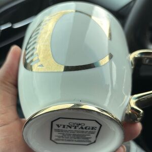 Ciroa White and Gold Coffee Mug